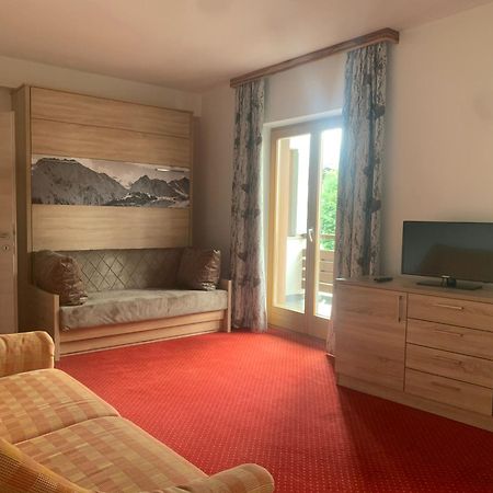 Appartements Robert - Hotel Bechlwirt キルヒベルク・イン・チロル エクステリア 写真